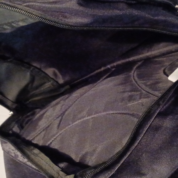 4/$80 New Black Full-Size Double Zippered Backpack - Picture 3 of 5